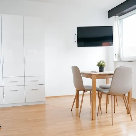 F&e - Gross, Freundlich Hell Appartement *