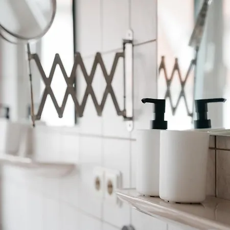 F&e - Gross, Freundlich Hell *